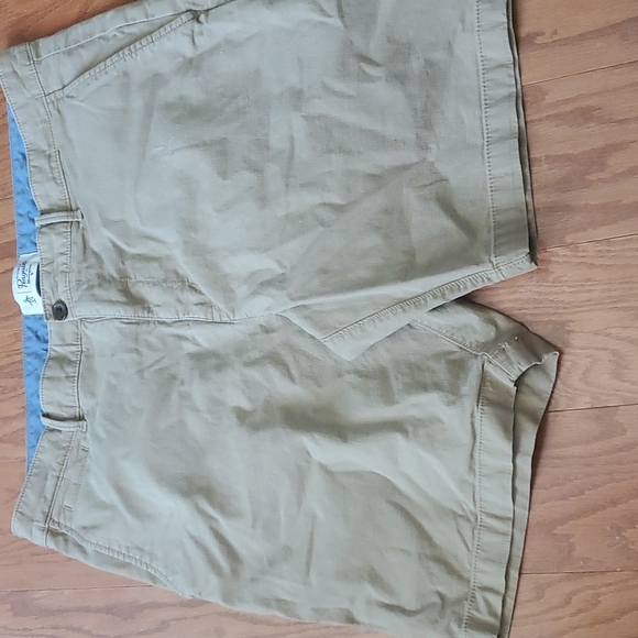 Shorts - Picture 1 of 2